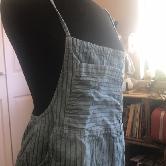 RVCA smock, jumper , spaghetti straps pocket - Picture 3 of 3